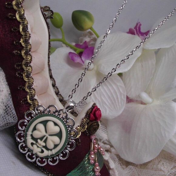 SILVER GOOD LUCK FOUR LEAF Claddagh Celtic Irish clover Cameo Necklace Fancy fox - Picture 2 of 4